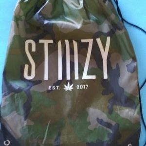 Women's Nike off the wall tennis shoes